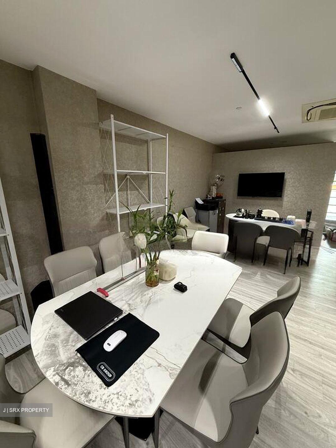 Hongkong Street (D1), Office #463007341
